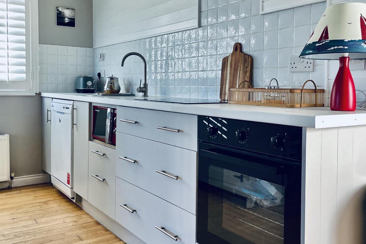 Wavecrest Holiday Cottage By Trident Holiday Homes แกร์รีโว ภายนอก รูปภาพ